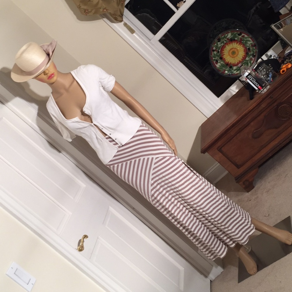 Fun Long Skirt With Double Split! - image 1